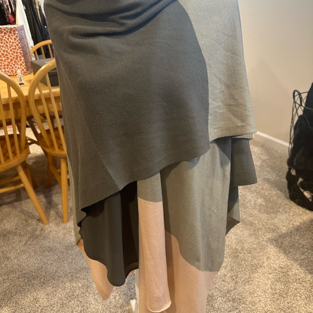 Two Layer Tank With Multicolored Shawl/Wrap - image 5